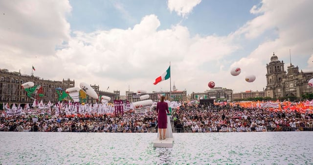 La Presidenta Claudia Sheinbaum rindió su informe de primer año de Gobierno ante más de 400 mil personas. Foto: Presidencia