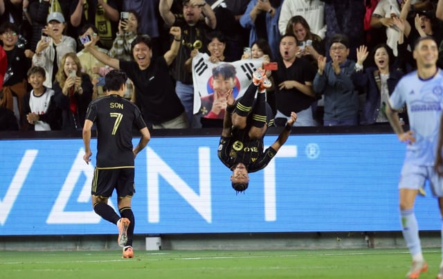 LOS ANGELES, CALIFORNIA – OCTOBER 5: Denis Bouanga #99 of LAFC celebrates after scoring a goal against Atlanta United during the second half at BMO Stadium on October 5, 2025 in Los Angeles, California. (Photo by Kevork Djansezian/Getty Images)