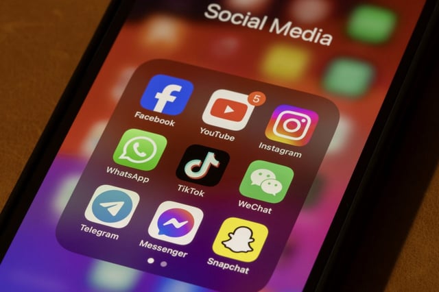 People with iPhones and other smartphones could already be part of the claim (Photo: hapabapa/ Getty Images/ iStock Editorial)