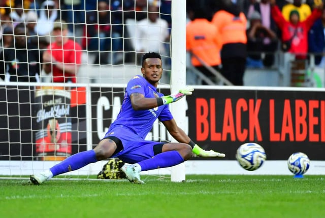 Kaizer Chiefs' Fiacre Ntwari insisted on staying on the pitch for the penalty shoot out. Picture: Grant Pitcher/Gallo Images