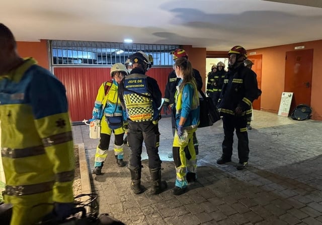 Los bomberos y el Summa 112, en el lugar del incendio