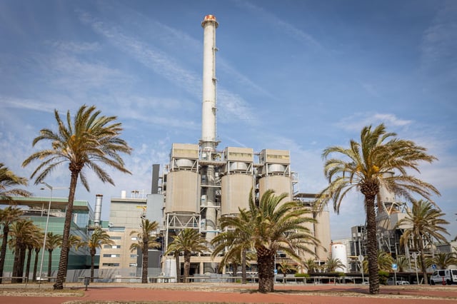 La incineradora de residuos de Tersa, en Sant Adrià de Besòs.