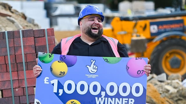Adam Lopez feierte drei Monate nach seinem Rubbellos-Gewinn und landete im Krankenhaus.