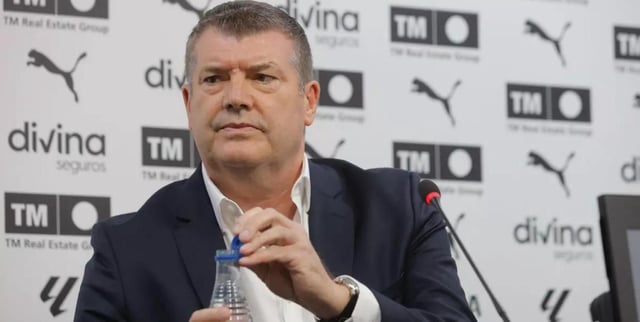 Ron Gourlay en la sala de prensa de Mestalla