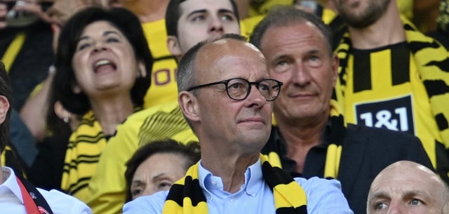 Bundeskanzler Friedrich Merz ist Fan des BVB, aber nicht vom Videobeweis