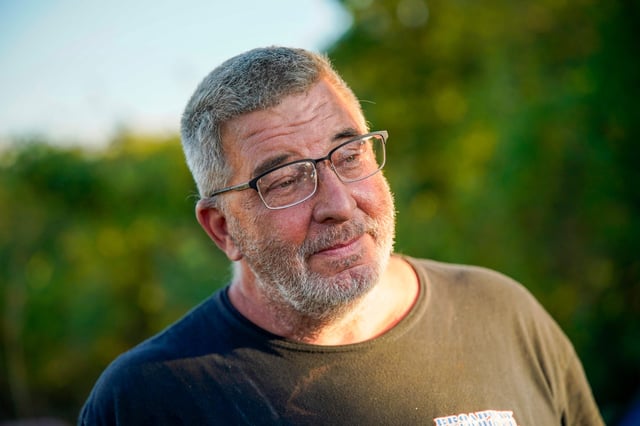 Romulus Rood was driving along Ashland City Highway when he saw the emergency response vehicles lining the road and stopped to see what was happening. After an officer learned Rood had tree climbing gear in his truck, Rood said they enlisted his help to get the stranded parachuter out of the tree.