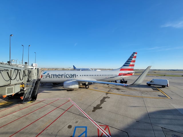 American Boeing 737 at O'Hare (Photo: Shutterstock | Nate Hovee)