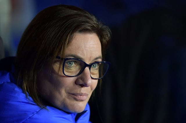 Corinne Diacre lors d'un match amical de l'équipe de France féminine face à l'Uruguay le 18 février 2023. Evincée quelques jours plus tard de son poste de sélectionneuse des Bleues, elle est devenue entraîneure de la section féminine de l'OM