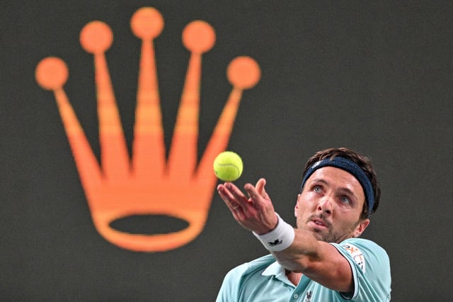 El francés Arthur Rinderknech, 54° del mundo, dio la sorpresa en la tercera ronda de Shanghai, venciendo al alemán Alexander Zverev, 3° del ranking