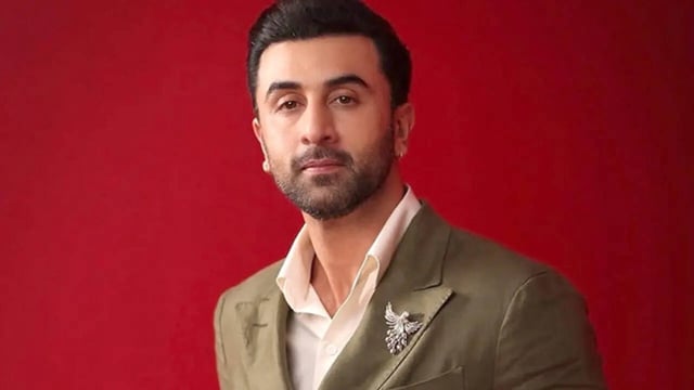 Ranbir Kapoor Helps Injured Lady At Airport, Kind Gesture Wins Hearts