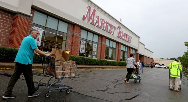 Turmoil at the top at Market Basket is still cooking. (Matt Stone/Boston Herald)