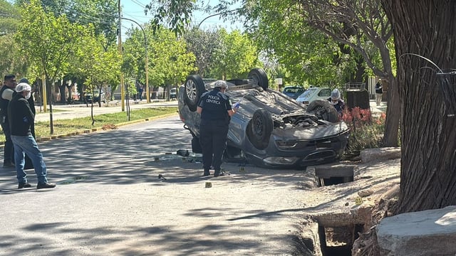 Tiroteo, persecución y vuelco: un policía baleó a un presunto ladrón en Luján
