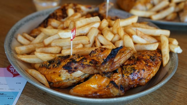 Nando’s limits coca cola refills after new government sugar rules customers react as popular chain ends ‘bottomless’ coke option under anti obesity measures