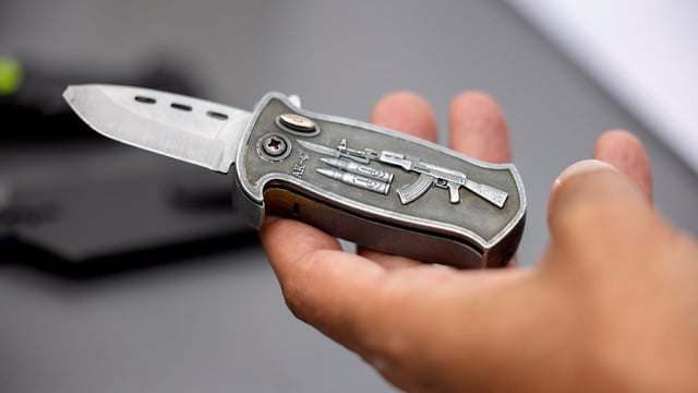 Die Amnestie für Besitzer illegaler Springmesser in Berlin ist wirkungslos verpufft.