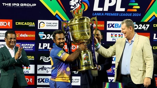 Jaffna Kings skipper receiving trophy after winning LPL 2024 | Image: X/@LPLT20