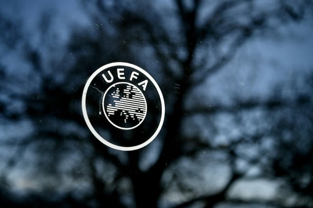 Le logo de l'UEFA photographié au siège de l'instance européenne de football à Nyon (Suisse) le 28 février 2020
