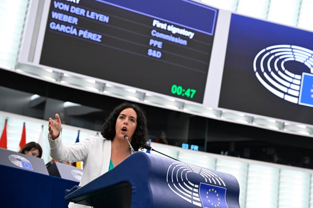 French far-left European Parliament member Manon Aubry speaks during a no-confidence debate against the European Commission, Monday, Oct. 6, 2025 at the European Parliament in Strasbourg, eastern France. (AP Photo/Pascal Bastien)