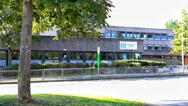 An einer Schule in Nordrhein-Westfalen sind rund 40 Kinder durch Reizgas verletzt worden.