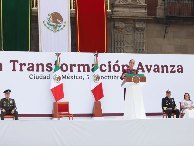 Claudia Sheinbaum, presidenta de México, cerró este domingo la gira denominada "La Transformación Avanza" ante miles de simpatizantes en el Zócalo de la capital.