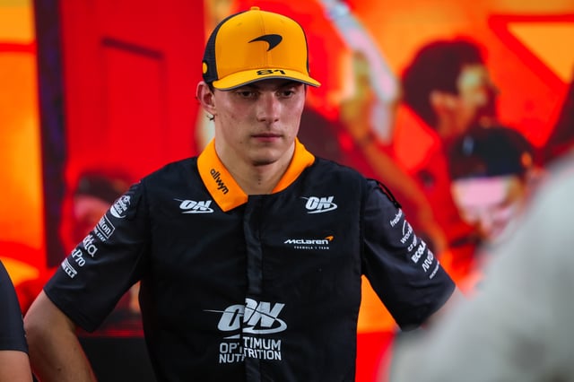SINGAPORE, SINGAPORE - OCTOBER 5: Oscar Piastri of Australia and McLaren looks on with disappointment in the press pen after the F1 Grand Prix of Singapore at Marina Bay Street Circuit on October 5, 2025 in Singapore, Singapore. (Photo by Kym Illman/Getty Images)