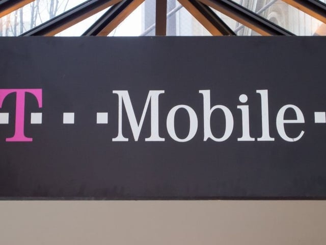 T-Mobile store logo