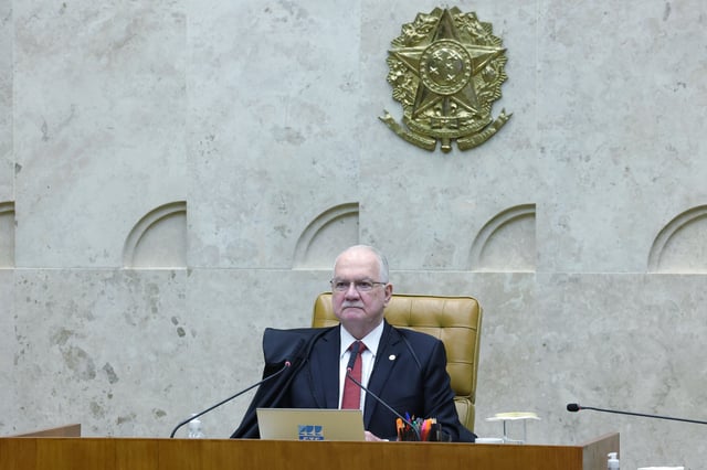Competências do STF: Edson Fachin defendeu que o foro privilegiado deveria ser medida “excepcionalíssima”. Fachin completa hoje (6), uma semana como presidente do STF.