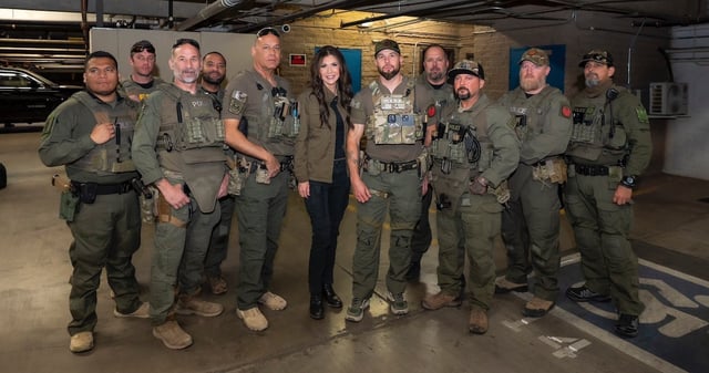 Kristi Noem anunció que habrá agentes del ICE en los alrededores del estadio en el que se jugará el Super Bowl. Foto: X @Sec_Noem