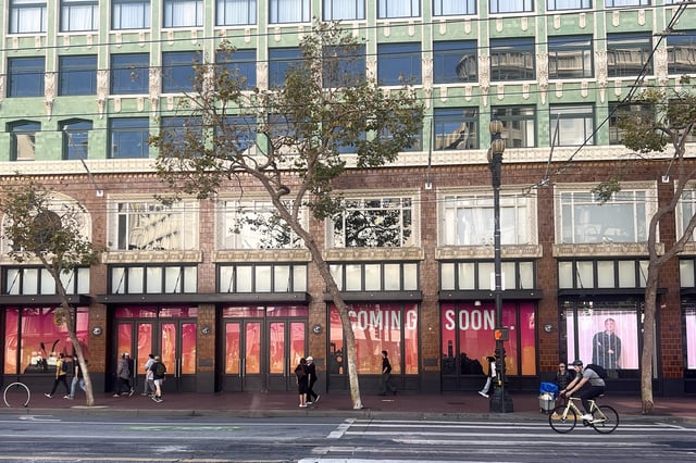 A new Uniqlo flagship is expected to open in the former Old Navy.