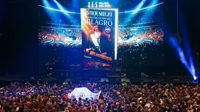El presidente Javier Milei presenta en el Movistar Arena su nuevo libro.