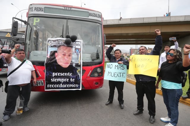 Transportistas exigen la creación de una mesa especializada que lidie contra la inseguridad ciudadana. Foto: EC