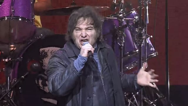 Javier Milei cantó y bailó antes de presentar su libro.
