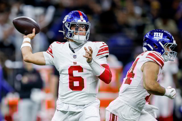NEW ORLEANS, LOUISIANA - OCTOBER 05: Jaxson Dart #6 of the New York Giants throws a pass during the first quarter against the New Orleans Saints in the game at Caesars Superdome on October 05, 2025 in New Orleans, Louisiana. (Photo by Sean Gardner/Getty Images)