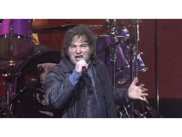 Javier Milei brindó un show con “La banda presidencial”.