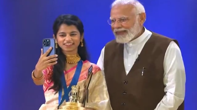 Playback singer Maithili Thakur​ with PM Modi (Image:X)