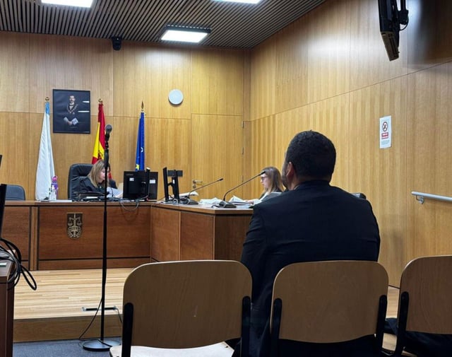 El acusado, en el banquillo del Penal.