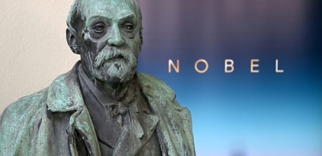 La théorie des ondelettes, la "cape d'invisibilité" ou la science derrière le télescope spatial James Webb figurent parmi les recherches qui pourraient remporter le prix Nobel de physique