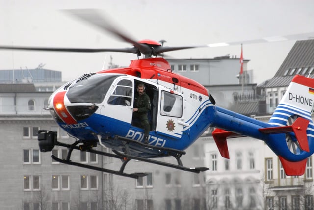 Auch der Polizeihubschrauber „Libelle“ war in die Fahndung eingebunden. (Symbolfoto)