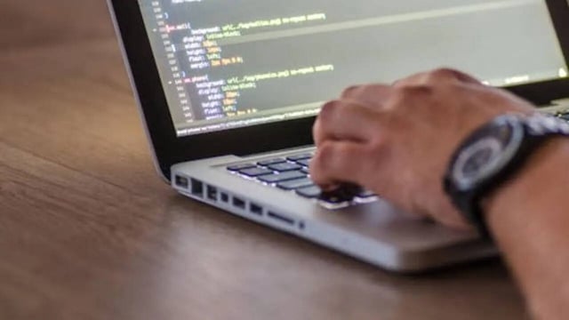 ​Representative Image: Techie Gets 100% Salary Hike Within 4 Months Of Joining New Company; Viral Post Sparks Debate