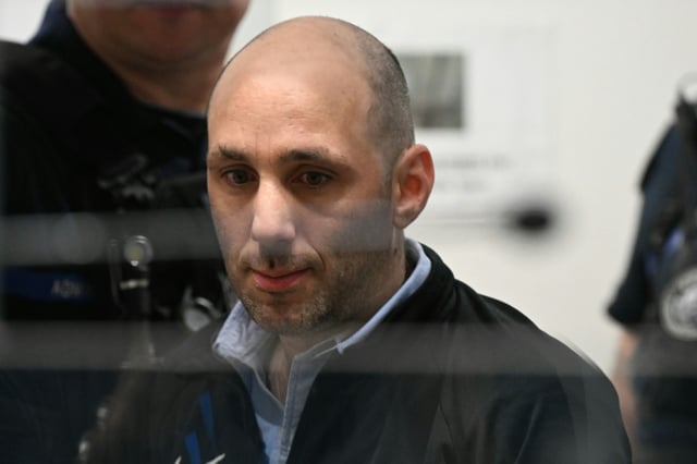 Cédric Jubillar dans la salle d'audience de la cour d'assises du Tarn lors de son procès pour le meurtre de sa femme Delphine Jubillar, le 23 septembre 2025 à Albi 