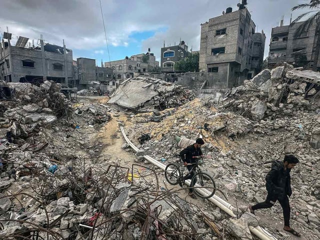 Destrucción en Gaza por bombardeo israelí.