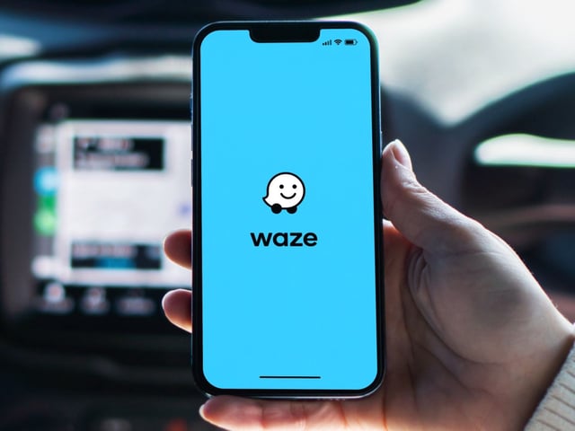Waze app on iPhone in car 