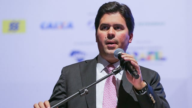 Ministro diz que apoiará a reeleição do petista à revelia da ordem do PP de deixar o governo.