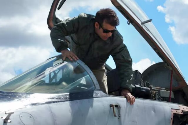 Alfredo "Fred" Machado, tomando posición en un Skyhawk A4Q restaurado, en una publicación de la empresa South Aviation en Facebook (Gentileza La Nación).