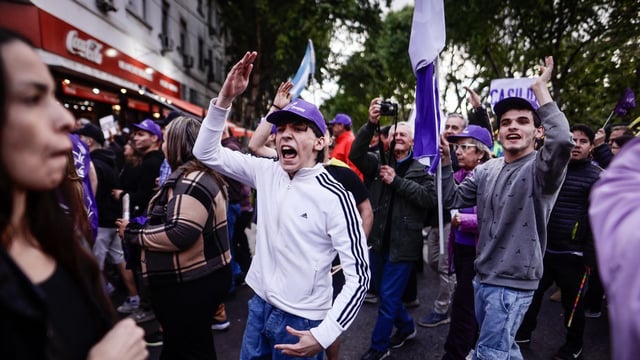 Así fue el show completo de Milei: un presidente devenido en rocsktar