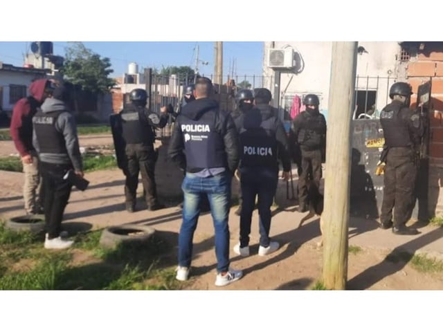 Los policías llevaron adelante varias diligencias para capturar al agresor.
