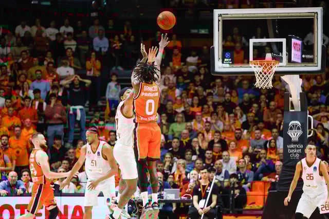 Partido europeo disputado en València, el pasado mes de abril entre Valencia Basket y Hapoel de Tel Aviv.