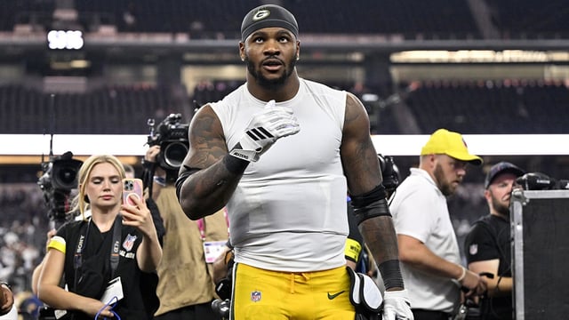 Sep 28, 2025; Arlington, Texas, USA; Green Bay Packers defensive end Micah Parsons (1) leaves the field after the game ended in a tie at AT&T Stadium. Mandatory Credit: Jerome Miron-Imagn Images