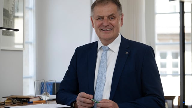 Weil die Stadt keine Kohle mehr hat, wird es für die Schüler jetzt ungemütlich.