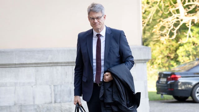 Verkehrsminister Schnieder bleibt nach dem Zusammenbruch krank, sagt weitere Termine ab.