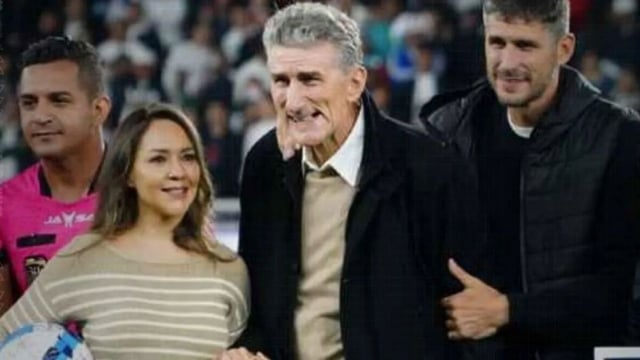
         El Patón Bauza padece una enfermedad neurodegenerativa a sus 67 años.